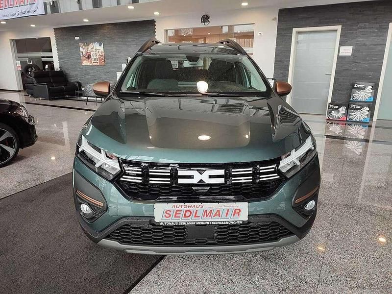 Zedergrün Neu 2025 Dacia Jogger Extreme Van / Kleinbus | 21.660 € (Fairer Preis) - Bild 1/4