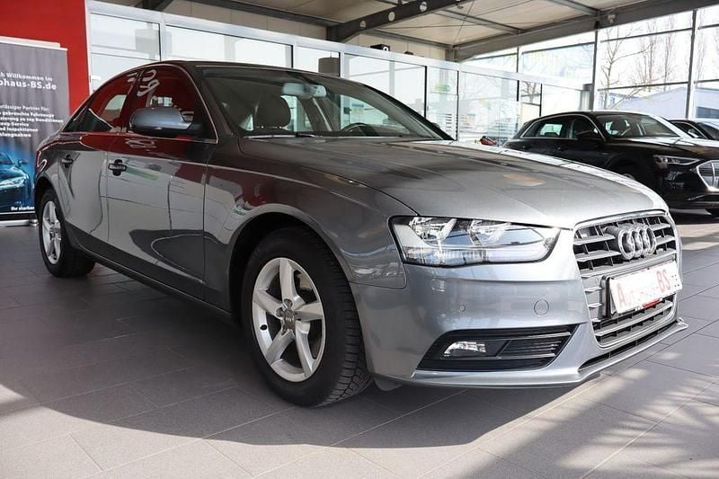 Używany Audi A4 Ambiente 170 KM (125 kW) 2013 Szary Sedan/Limuzyna