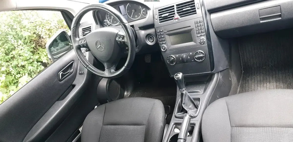 Gebraucht Mercedes A180 109 PS (80 kW) 2009 Grau Kleinwagen