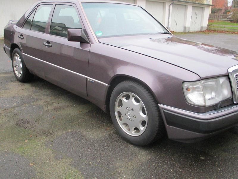 Andere farben Gebraucht 1991 Mercedes E260 Sportline Limousine | 8.900 € - Bild 1/4