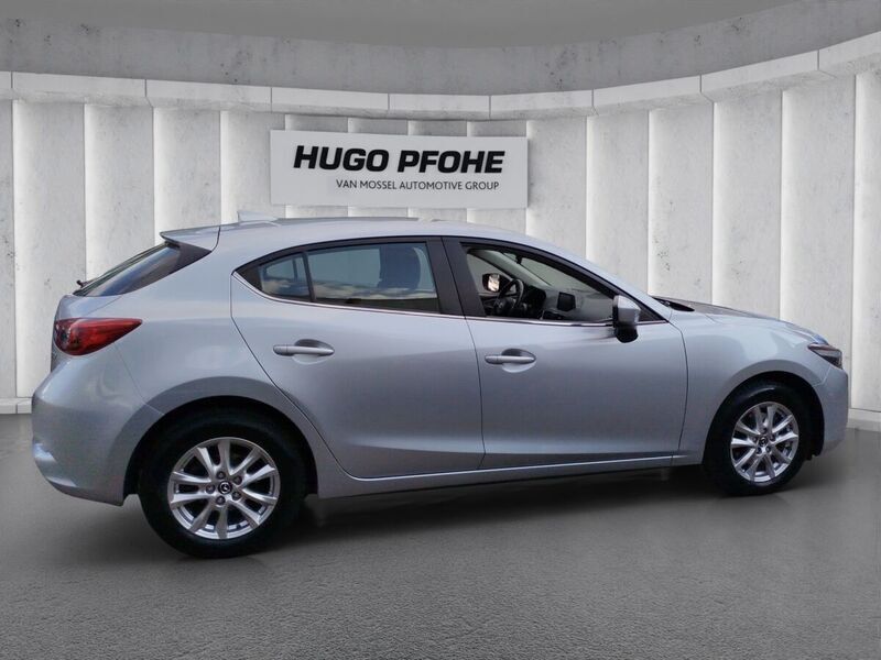 Gebraucht Mazda 3 Center-Line 120 PS (88 kW) 2017 Sonic silver Limousine
