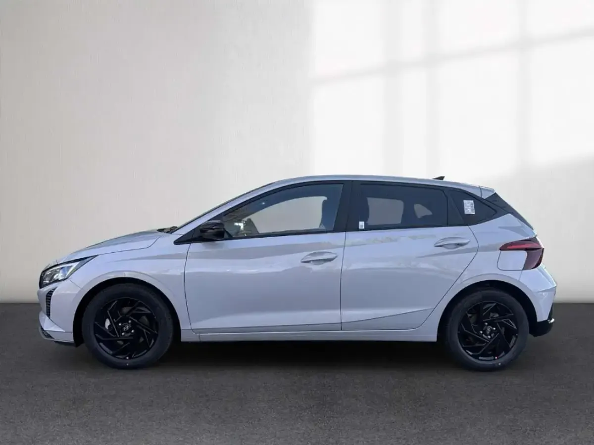 Neu Hyundai i20 Blackline 90 PS (66 kW) 2026 Schwarz Limousine