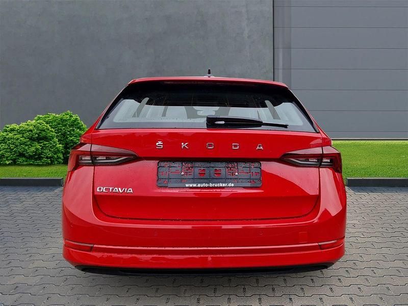Gebraucht Skoda Octavia Style 150 PS (110 kW) 2022 Rot Kombi