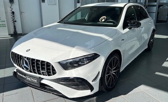 Polarweiß Gebraucht 2024 Mercedes A35 AMG AMG Limousine | 43.690 € (Guter Preis) - Bild 1/4