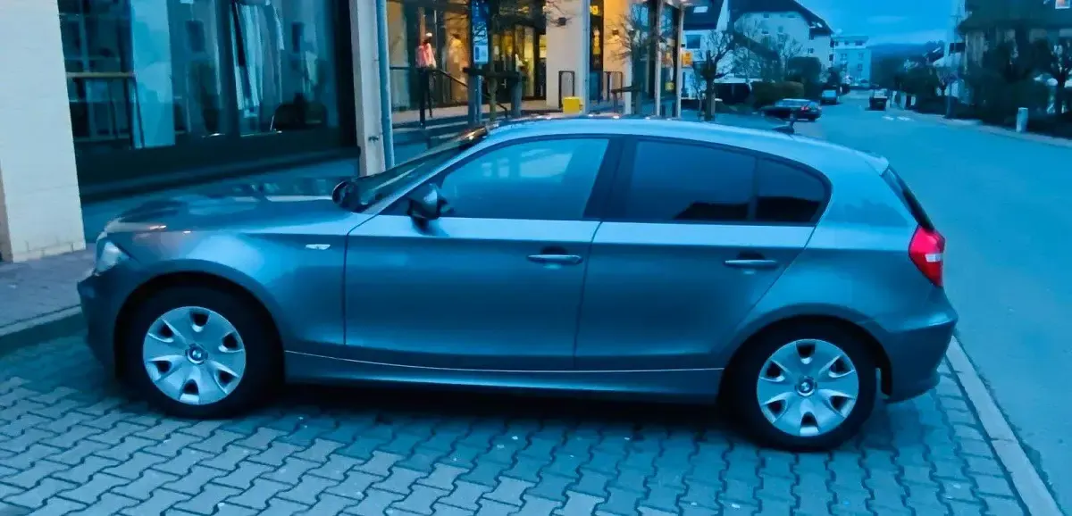 Gebraucht BMW 120 Performance 177 PS (130 kW) 2010 Grau Kleinwagen