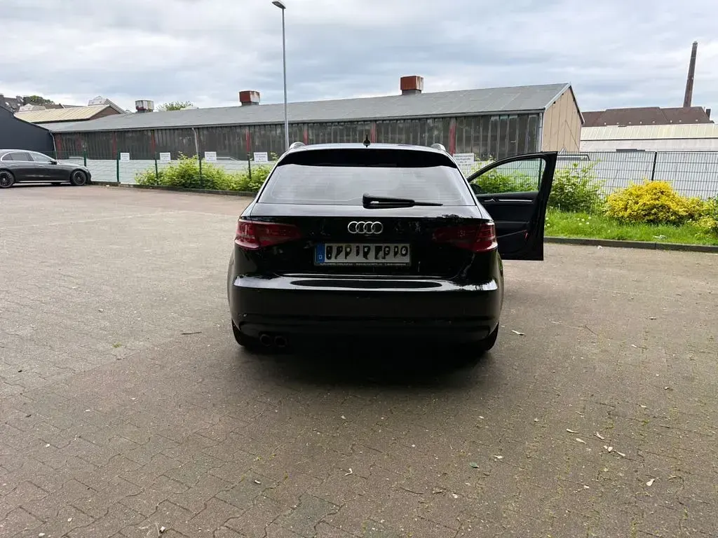 Gebraucht Audi A3 Ambiente 122 PS (89 kW) 2013 Schwarz Limousine
