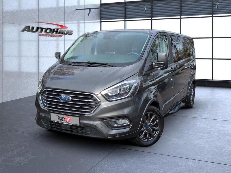 Gebraucht Ford Tourneo Titanium 131 PS (96 kW) 2019 Grau Van / Kleinbus