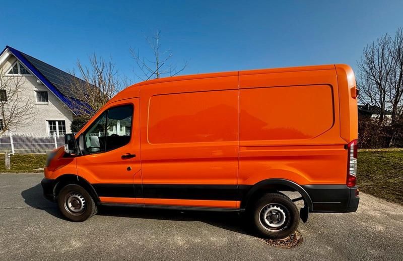 Gebraucht Ford Transit 170 PS (125 kW) 2022 Orange Van