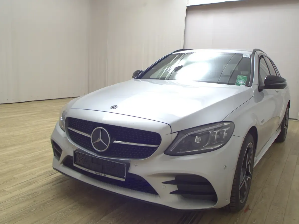 Gebraucht Mercedes C300 AMG line 194 PS (142 kW) 2021 Iridiumsilber metallic