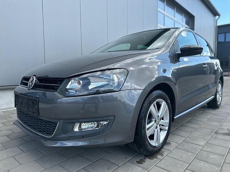Grau Gebraucht 2012 VW Polo Match Limousine | 8.990 € (Fairer Preis) - Bild 1/4