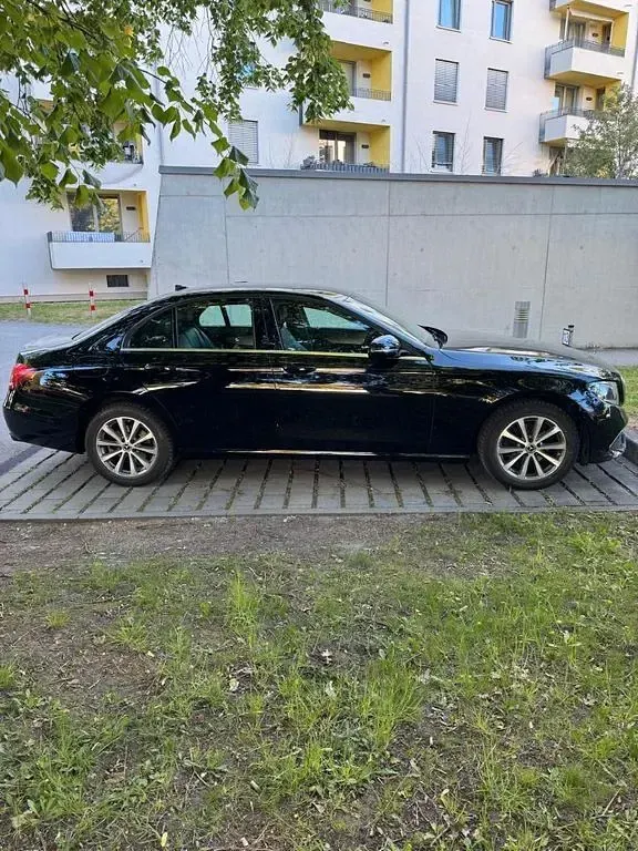 Gebraucht Mercedes E200 150 PS (110 kW) 2019 Schwarz Limousine