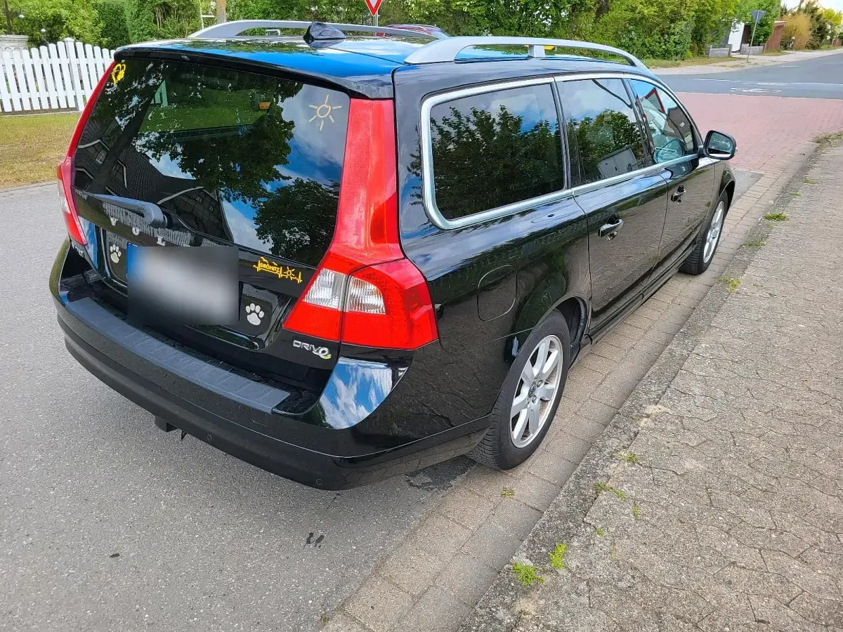 Gebraucht Volvo V70 109 PS (80 kW) 2010 Schwarz Kombi