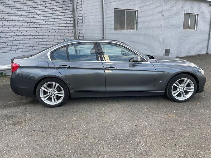 Gebraucht BMW 330e Luxury Line 252 PS (185 kW) 2018 Grau Limousine