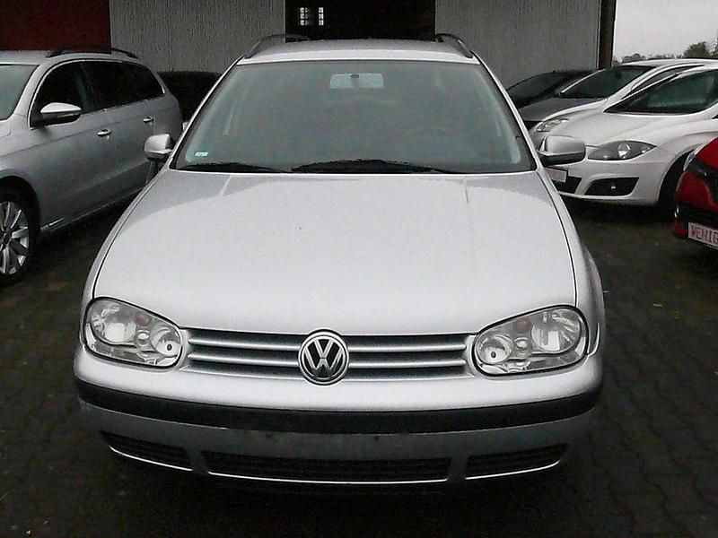 Gebraucht VW Golf IV Comfortline 105 PS (77 kW) 2000 Reflexsilber metallic Kombi