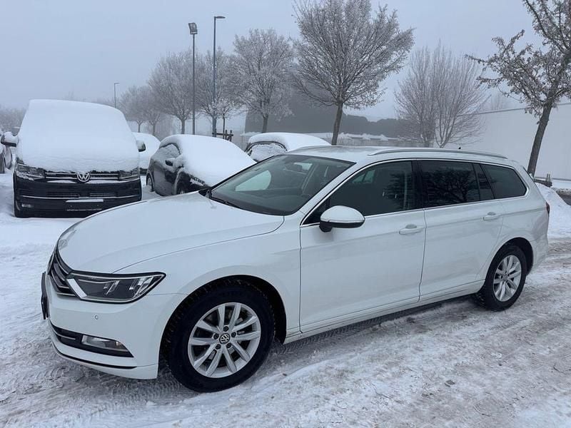 Weiß Gebraucht 2018 VW Passat Comfortline Kombi | 12.500 € (Superpreis) - Bild 1/4