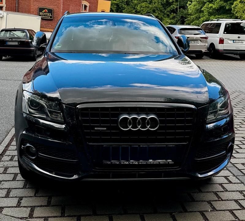 Second-hand Audi Q5 S-line plus 239 CP (175 kW) 2011 Negru SUV