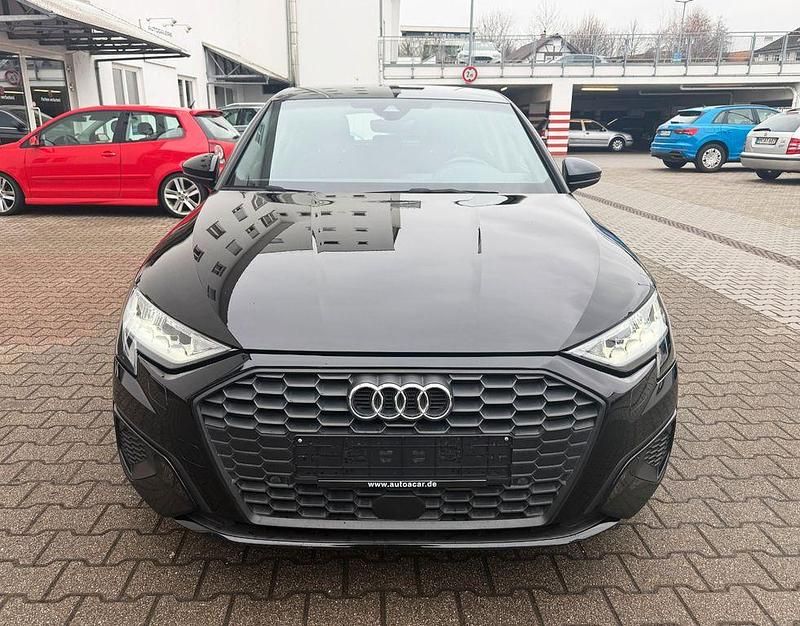 Gebraucht Audi A3 Basis 116 PS (85 kW) 2023 Schwarz Limousine