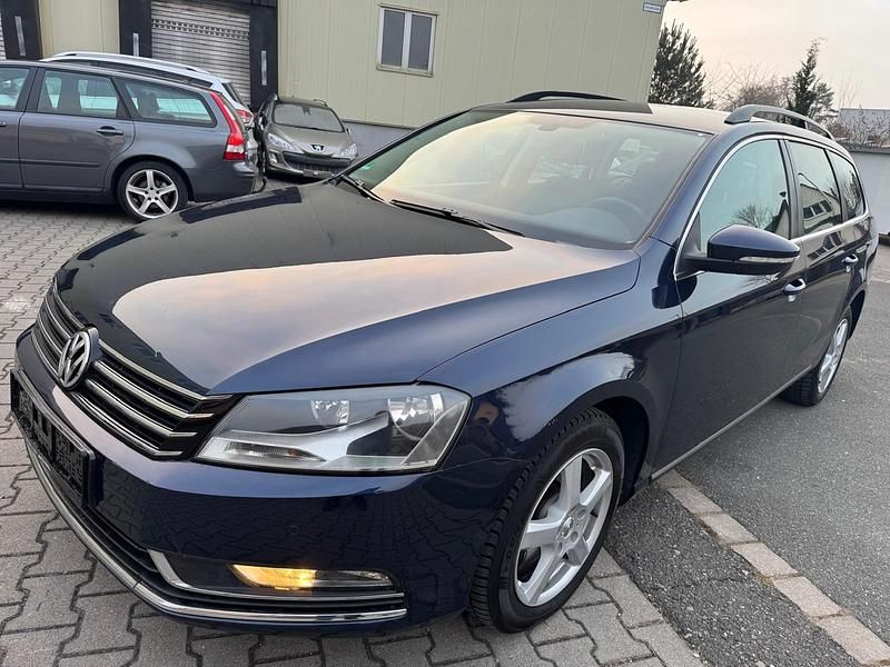 Gebraucht VW Passat 125 PS (91 kW) 2011 Blau Kombi