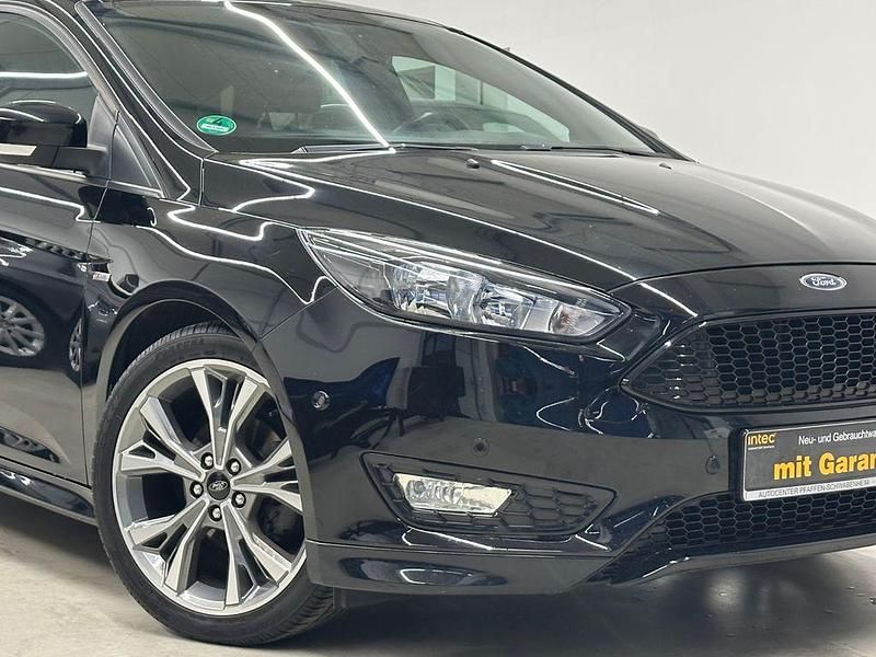 Usata Ford Focus ST-Line 140 CV (102 kW) 2018 Nero Berlina