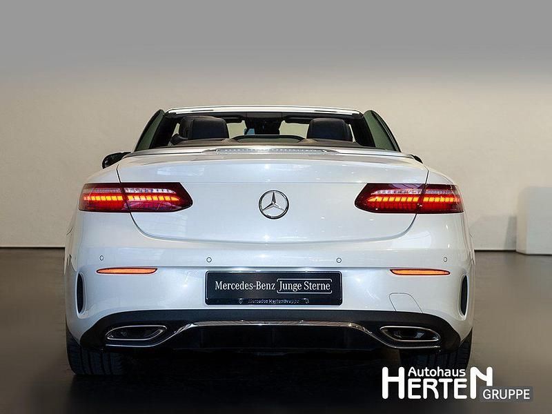 Gebraucht Mercedes E300 AMG line 258 PS (189 kW) 2021 Weiß Cabrio