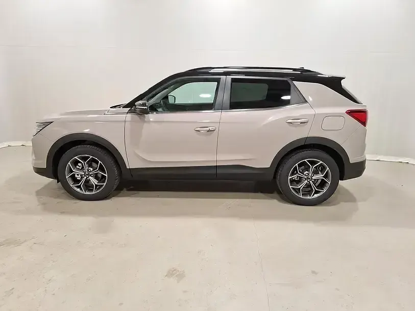Neu KGM Korando 163 PS (119 kW) 2026 Grau SUV