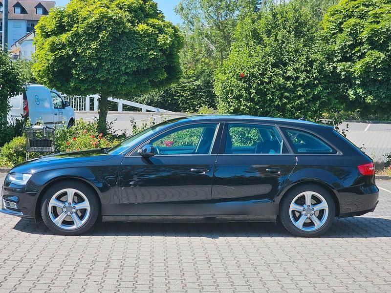 Gebraucht Audi A4 143 PS (105 kW) 2013 Schwarz Kombi