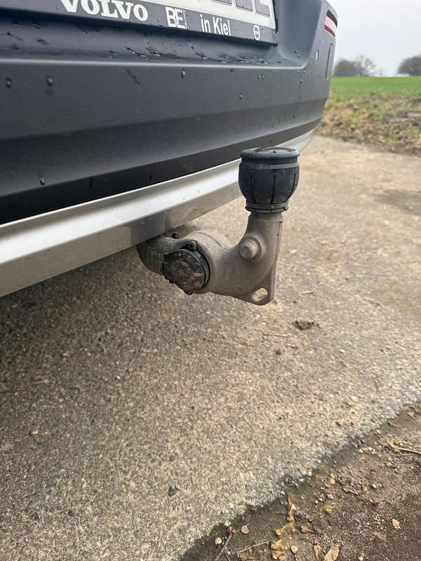 Gebraucht Volvo XC40 149 PS (109 kW) 2019 Weiß SUV