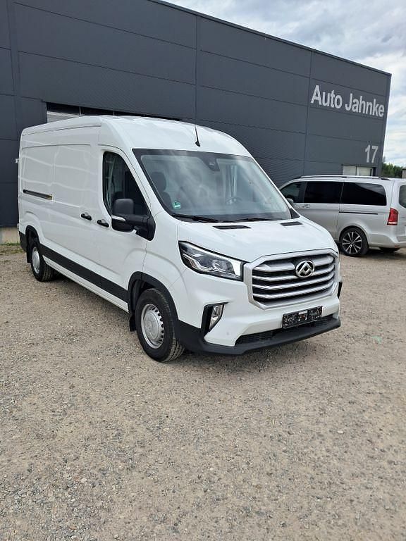 Weiß Gebraucht 2024 Maxus V90 Van | 31.400 € (Teuer) - Bild 1/4