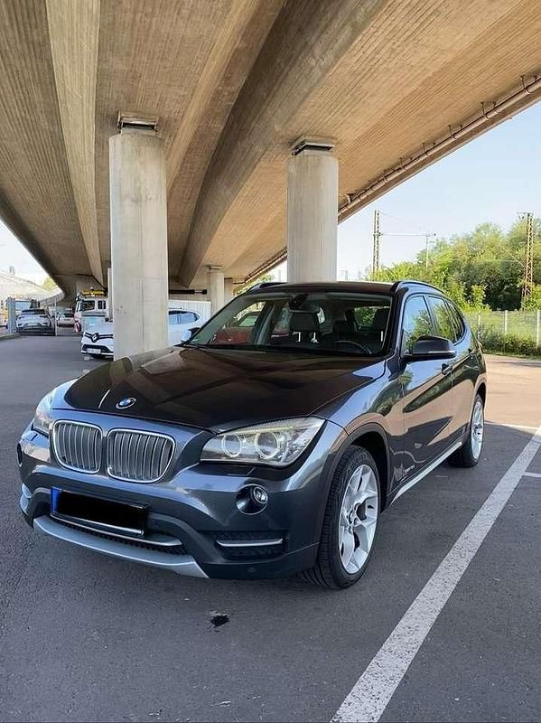 Grau Gebraucht 2012 BMW X1 Sport Line SUV | 8.250 € (Fairer Preis) - Bild 1/4