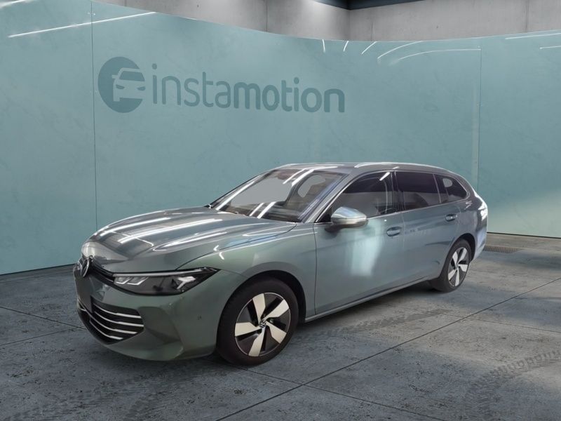 Grün Gebraucht 2024 VW Passat Business Kombi | 36.940 € (Etwas zu teuer) - Bild 1/2