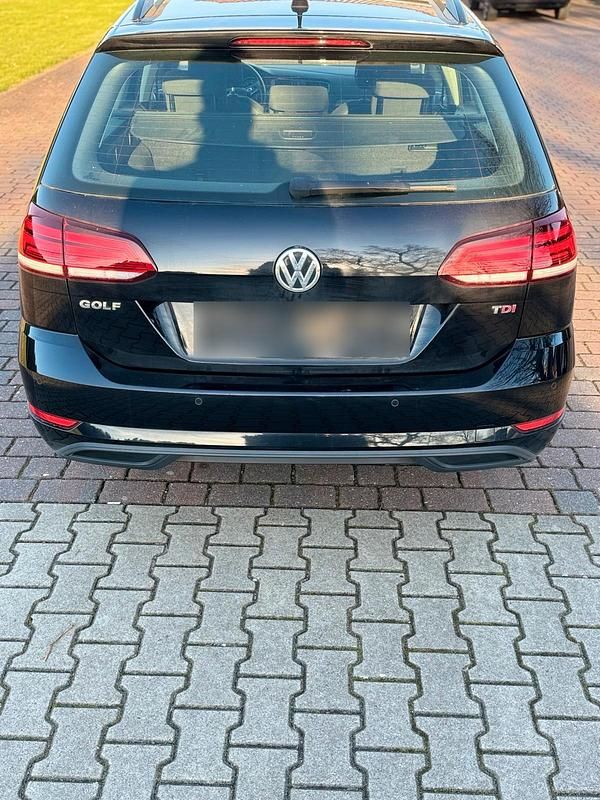 Gebraucht VW Golf VII 115 PS (84 kW) 2018 Schwarz Kombi