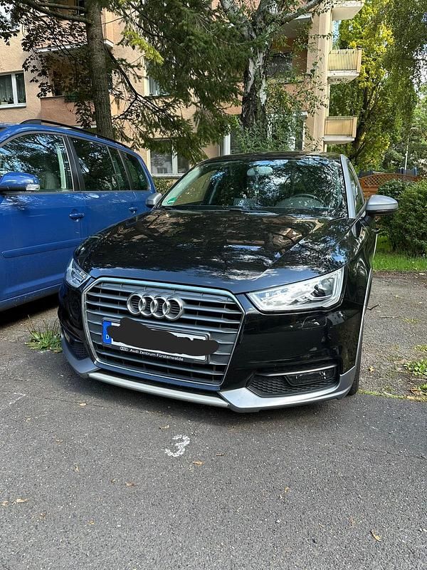 Schwarz Gebraucht 2017 Audi A1 Sportback S-Line Kleinwagen | 14.000 € (Fairer Preis) - Bild 1/4