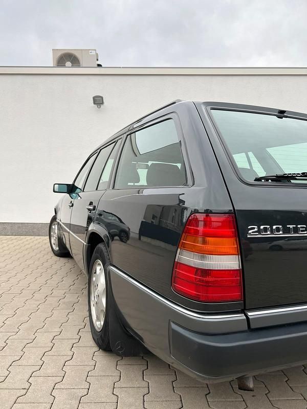 Gebraucht 1992 Mercedes 200 Kombi | 9.600 € - Bild 1/4