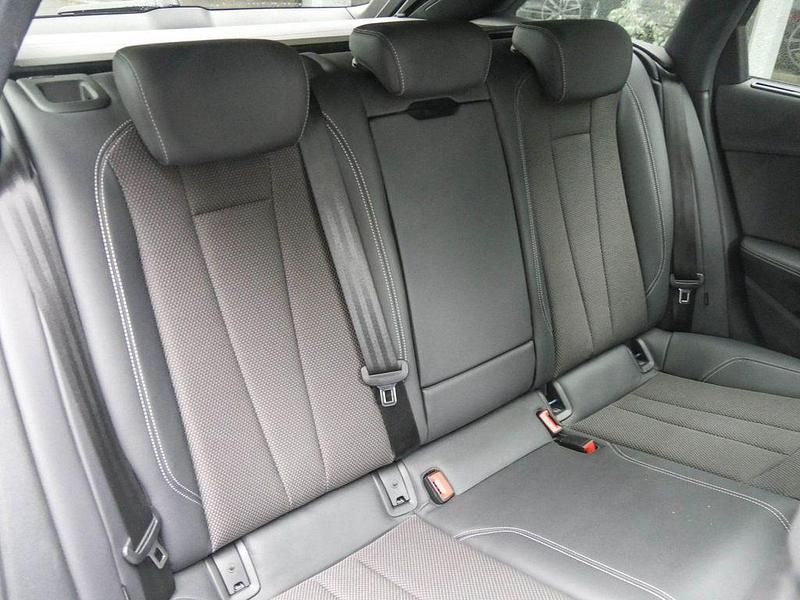Gebraucht Audi A4 S-Line 204 PS (150 kW) 2024 Ascariblau metallic Kombi