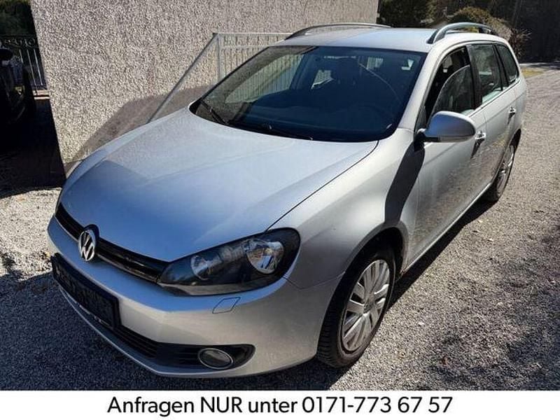 Usado VW Golf VI Trendline 105 HP (77 kW) 2010 Prateado Citadino