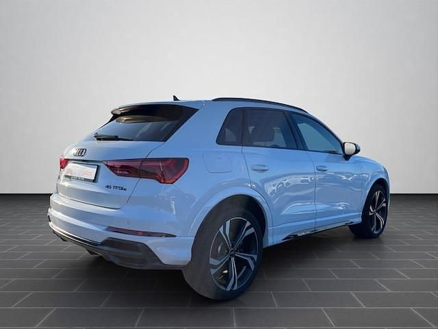 Gebraucht Audi Q3 Ambiente 245 PS (180 kW) 2022 Gletscherweiß metallic SUV