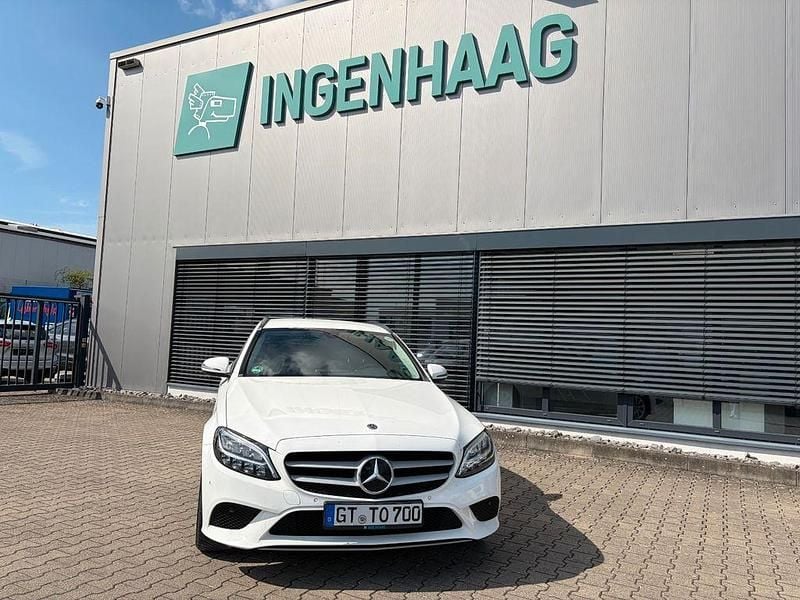 Gebraucht Mercedes C180 122 PS (89 kW) 2019 Weiß Limousine