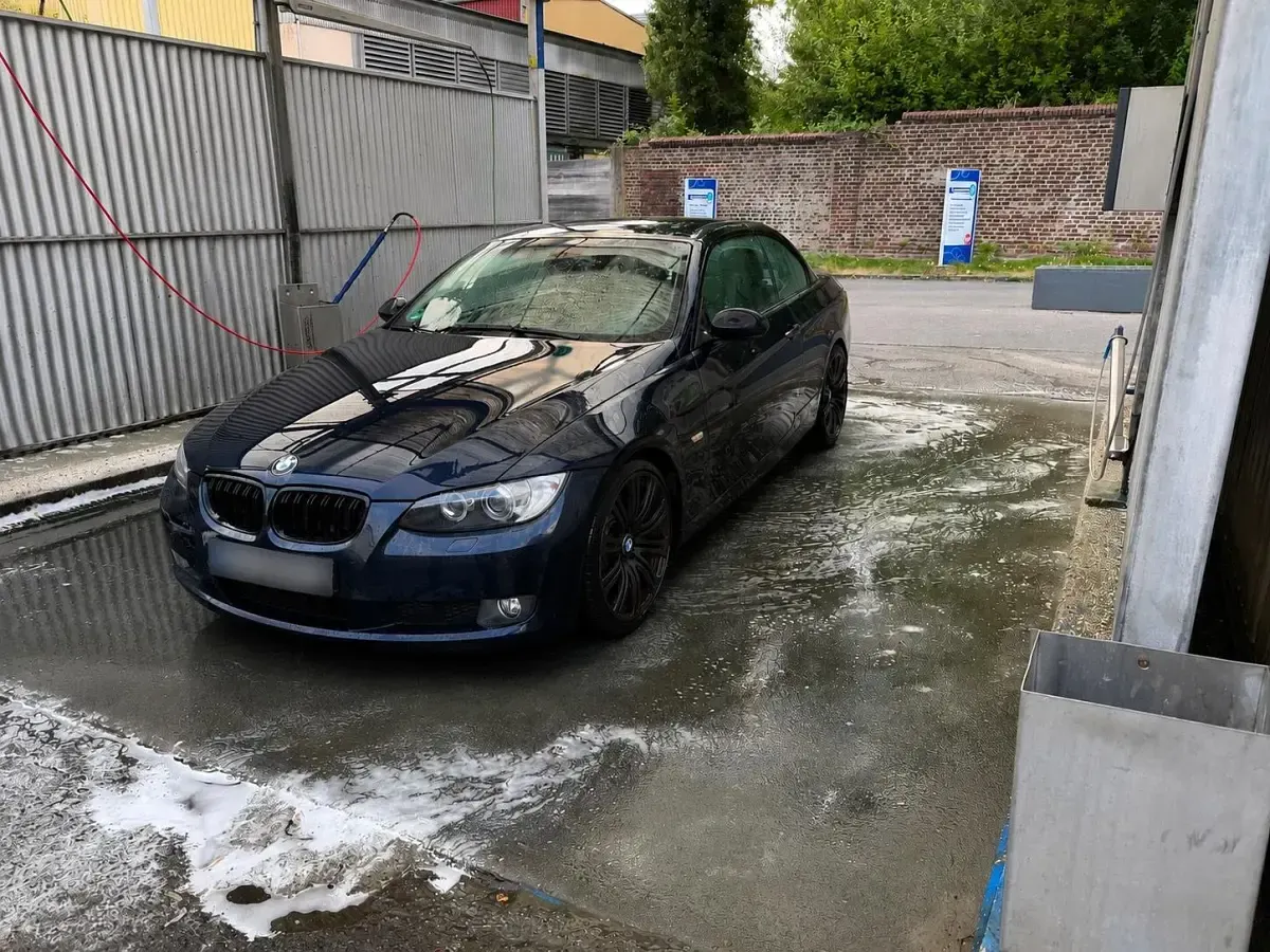 Gebraucht BMW 330 241 PS (177 kW) 2009 Blau Cabrio
