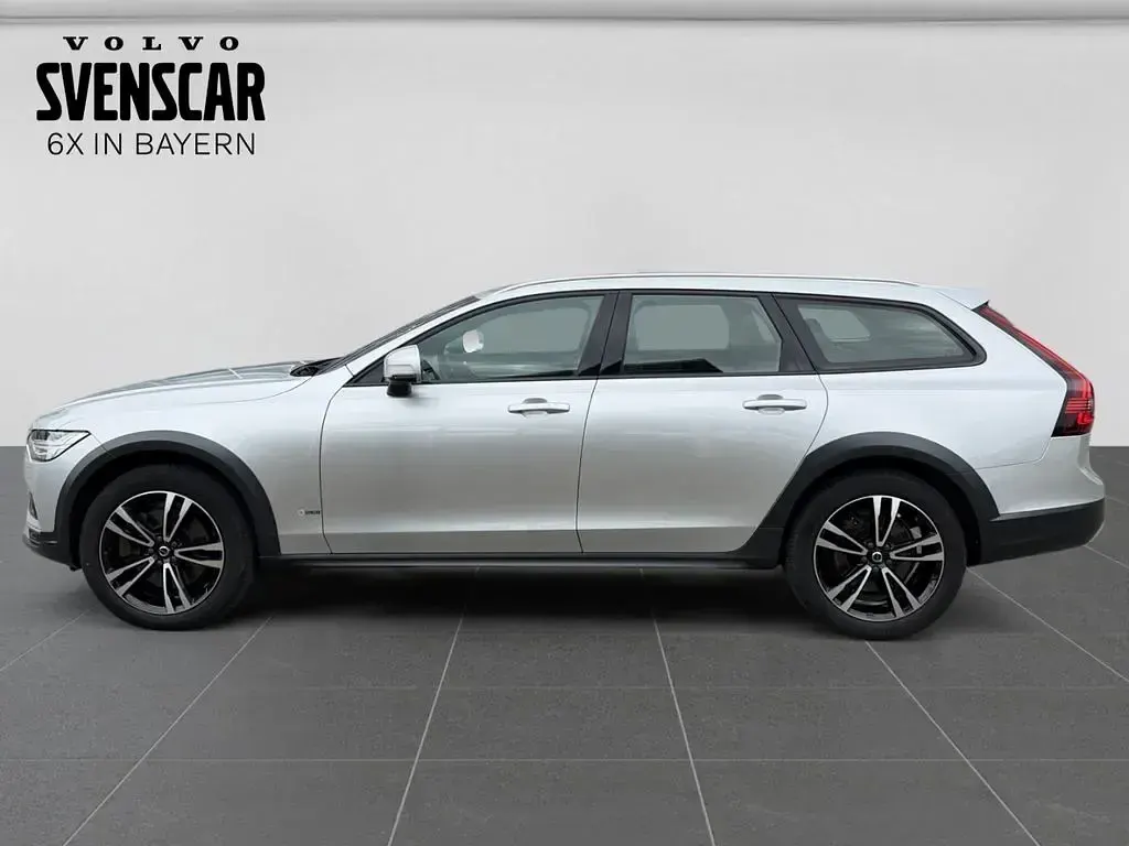 Gebraucht Volvo V90 CC Pro 197 PS (144 kW) 2021 Bright silver Kombi