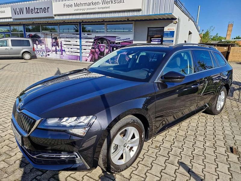 Schwarzmagic perleffekt Gebraucht 2020 Skoda Superb Kombi | 25.750 € (Fairer Preis) - Bild 1/4