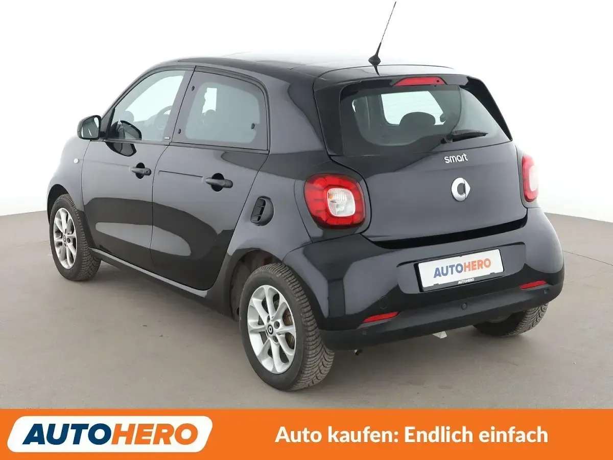 Używany Smart ForFour Basis 90 KM (66 kW) 2018 Czarny Hatchback