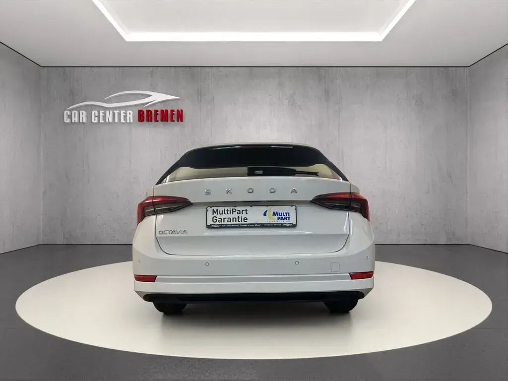 Gebraucht Skoda Octavia Ambition 150 PS (110 kW) 2021 Weiß Kombi