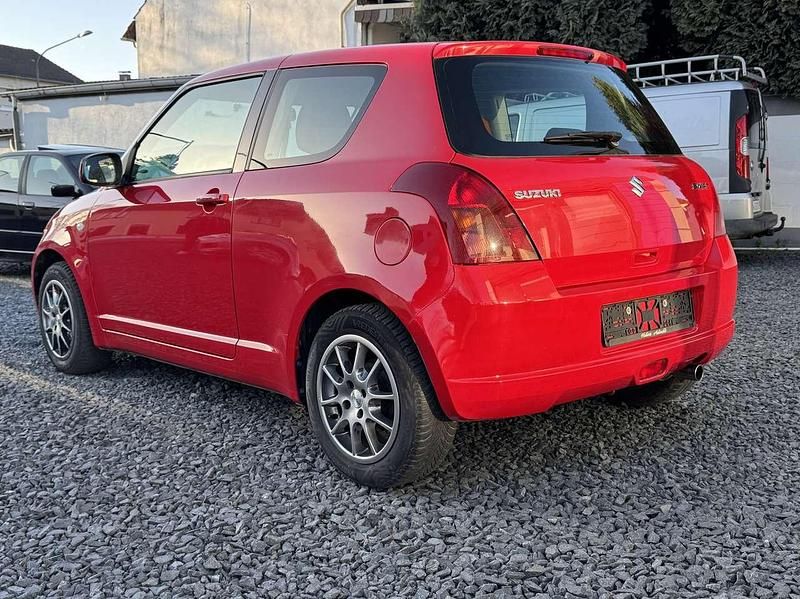 Gebraucht Suzuki Swift 92 PS (67 kW) 2005 Rot Kleinwagen