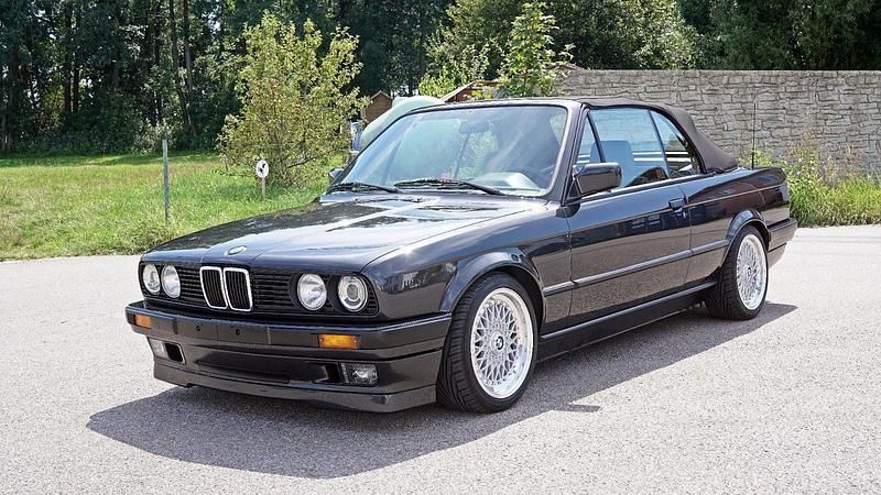 Schwarz Gebraucht 1991 BMW 325 Cabriolet Shadowline Cabrio | 29.999 € - Bild 1/4