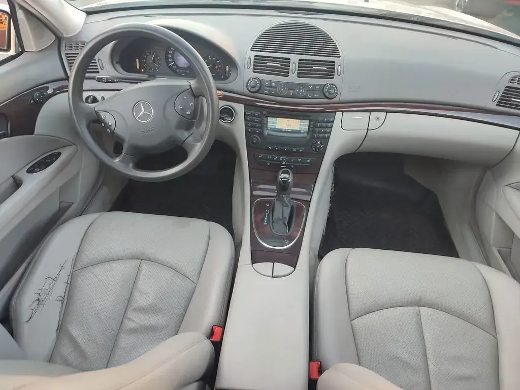 Brugt Mercedes E200 163 HK (119 kW) 2003 Beige Sedan