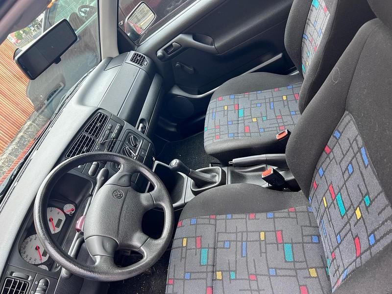 Andere farben Gebraucht 1998 VW Golf IV Kleinwagen | 4.850 € - Bild 1/4