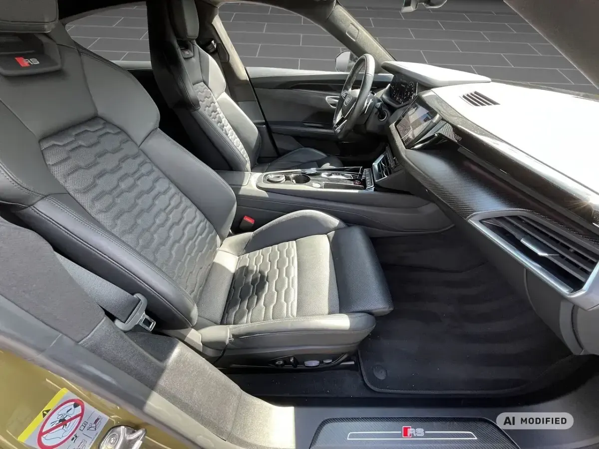 Gebraucht Audi RS e-tron GT Ambiente 439 kW (598 PS) 2021 Taktikgrün metallic (metallic) Limousine