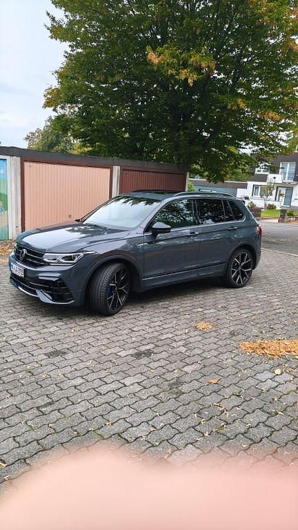 Grau Gebraucht 2022 VW Tiguan R SUV | 39.990 € (Guter Preis) - Bild 1/4