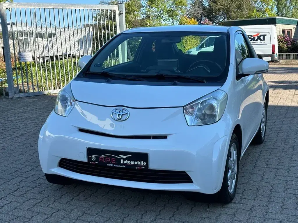 Gebraucht Toyota iQ 68 PS (50 kW) 2009 Weiß Kleinwagen