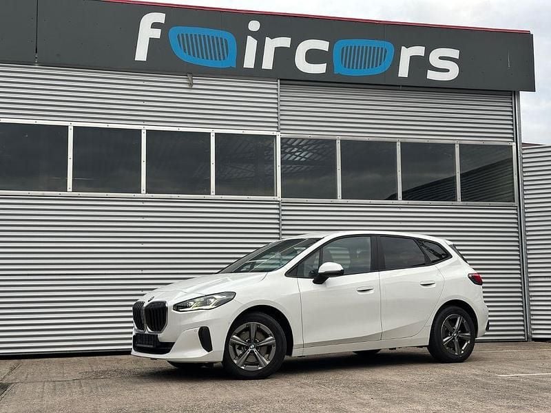 Gebraucht BMW 216 122 PS (89 kW) 2024 Weiß Van / Kleinbus